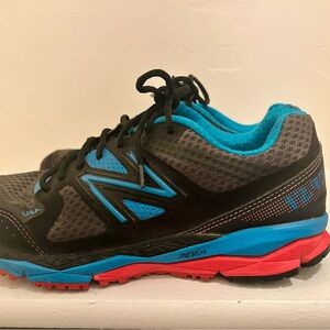 New Balance Women's Black and Teal Athletic Shoes